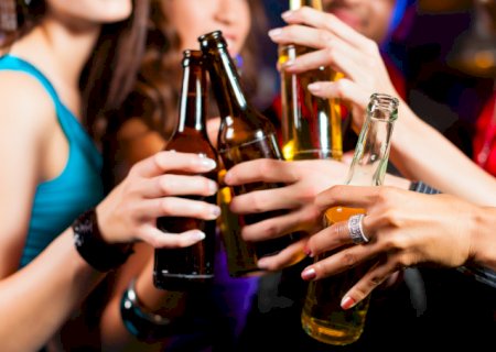 Uso excessivo de álcool cresce mais entre mulheres do que homens no Brasil
