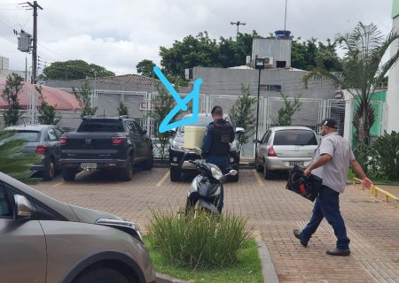 Disfarçado de vendedor de água assaltante leva malote com dinheiro na fronteira