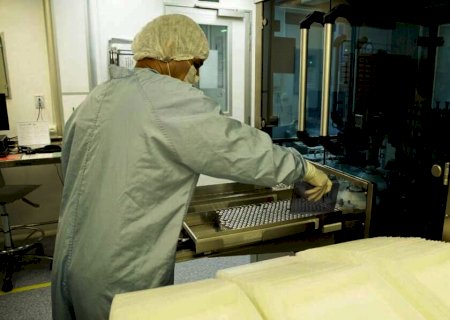 Pazuello: governo distribuirá 4,7 milhões de doses da vacina até março