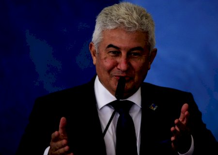 Ministro anuncia desenvolvimento de vacina financiada pelo governo