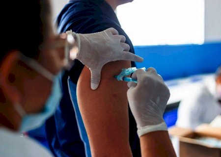 Adolescentes com comorbidades entre 12 e 17 anos também podem ser vacinados