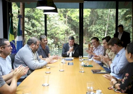 Governo assina decreto que corrige valor dos plantões dos profissionais da Saúde