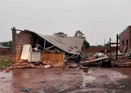 Temporal provoca estragos e interrompe serviços em Amambai
