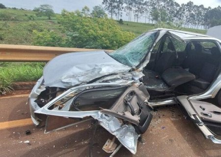 Mulher fica gravemente ferida em colisão entre dois carros na MS-475, em Glória de Dourados