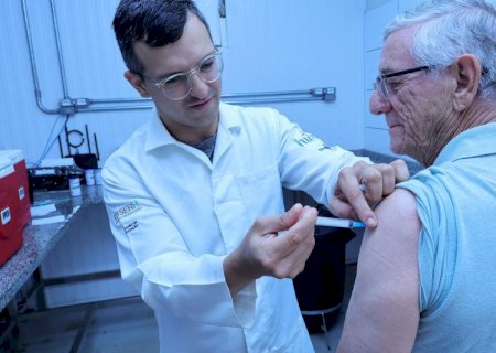 Vacinação contra gripe começa em Dourados com foco em idosos, crianças e grupos de risco