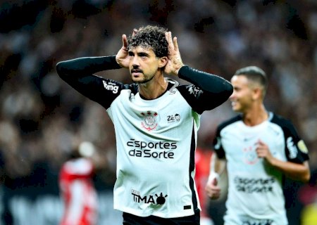 Gustavo Henrique tenta explicar lance do gol do Corinthians: "Não sei muito bem como eu fiz"