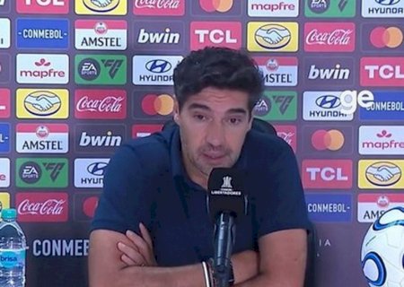 Conmebol abre processo disciplinar contra Abel Ferreira, técnico do Palmeiras, por críticas ao VAR