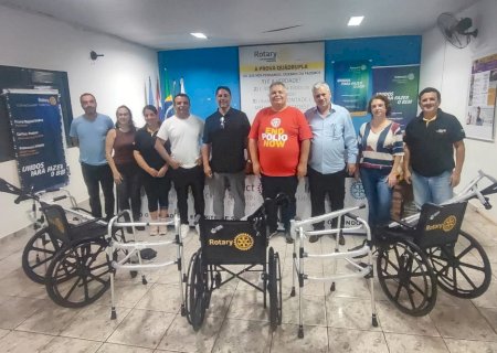 Clube desportivo 7 de Setembro realiza doação de cadeiras de rodas ao  Rotary  Guaicurus.