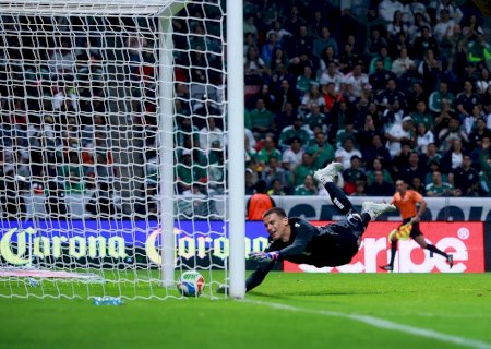 Sérvia faz gol contra bizarro em amistoso contra o México antes da Copa; vídeo