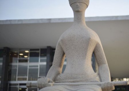 Supremo Tribunal Federal adia julgamento sobre uberização