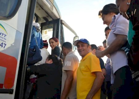 Rodoviários do Rio decidem suspender greve e ônibus voltam a circular