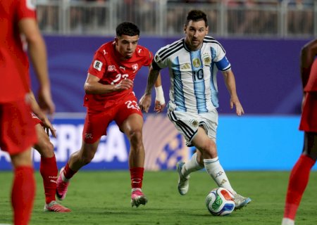 Messi projeta jogo inédito contra a Inglaterra e admite desgaste da Argentina: "O grupo sente"