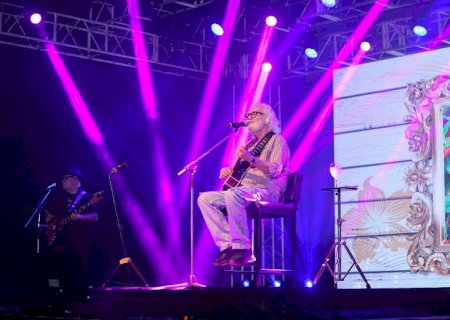 Show de Renato Teixeira marca 37 anos da Sicredi e arrecada recursos para Hospital de Amor de Dourados