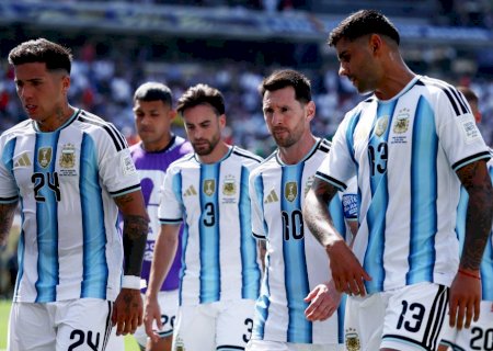 Argentina fica sem finalizar no primeiro tempo de um jogo de Copa pela primeira vez