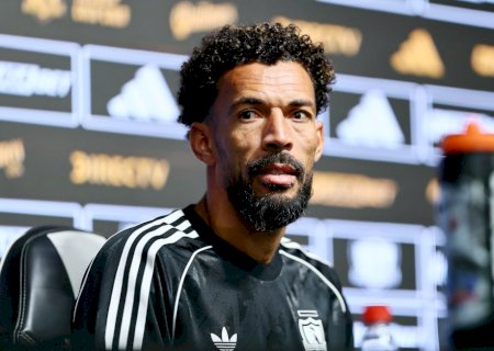 Vozinha é apresentado pelo Colo-Colo: "Pressão é estar doente ou não ter o que comer"