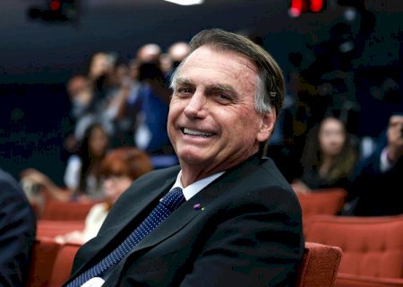 Bolsonaro pede ao STF autorização para receber filhos no Dia dos Pais