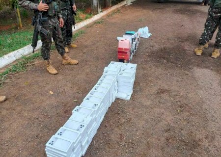 Fardado, policial militar é preso transportando iPhones e perfumes importados