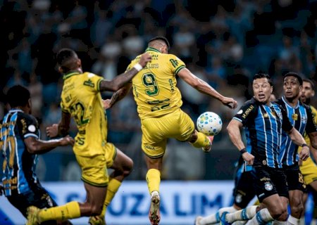 Atacante do Mirassol admite toque no braço, mas questiona gol anulado contra o Grêmio; assista