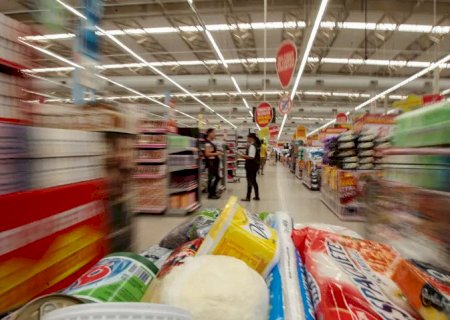 Bolsa Família é reajustado em 15%; medida vale a partir de outubro